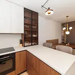 Zora By Belmont Realty Apartman