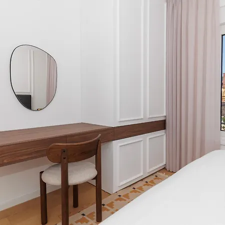 Zora By Belmont Realty * Zara