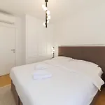 Zora By Belmont Realty Lejlighed