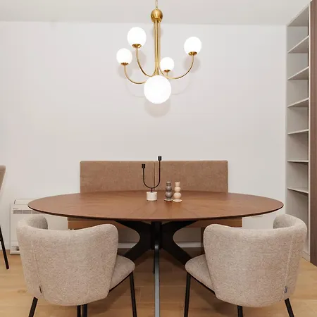 Zora By Belmont Realty Apartman
