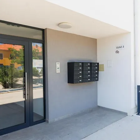 Lägenhet Zora By Belmont Realty *