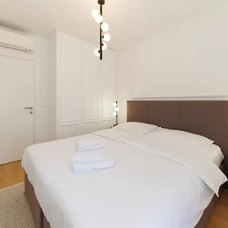 Zora By Belmont Realty Appartement